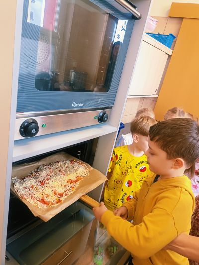 Smakowita przygoda pełna radości w Jedyneczce